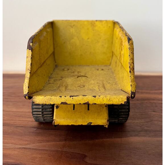 Vintage 1976-1977 Tonka Yellow Dump Truck Collectible Toy - Picture 7 of 15